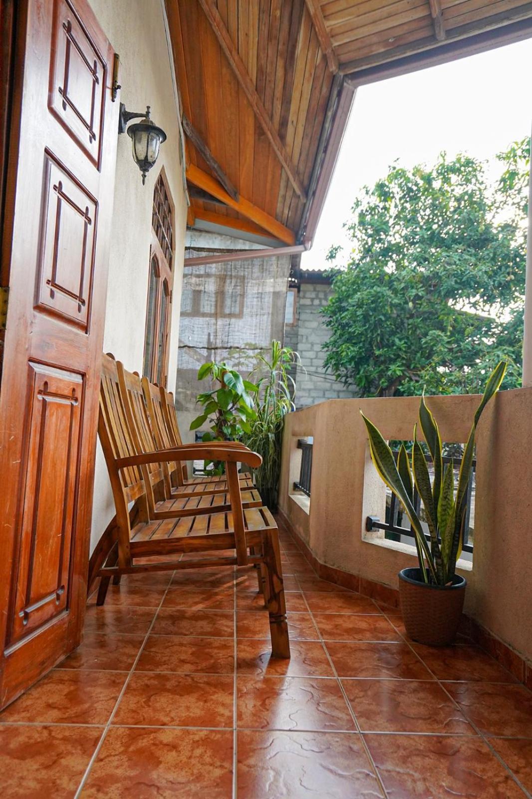 4Ty Two Homestay Galle Exterior foto